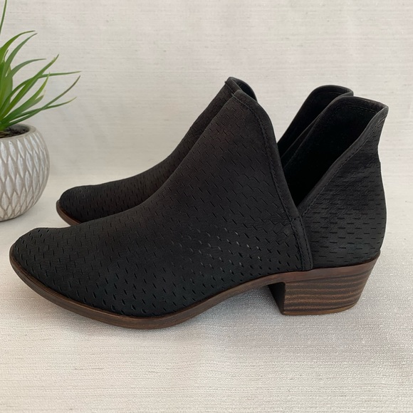 Lucky Brand Baley Black Perforated Suede Slip On Ankle Booties Woman’s 7.5M - Picture 4 of 13